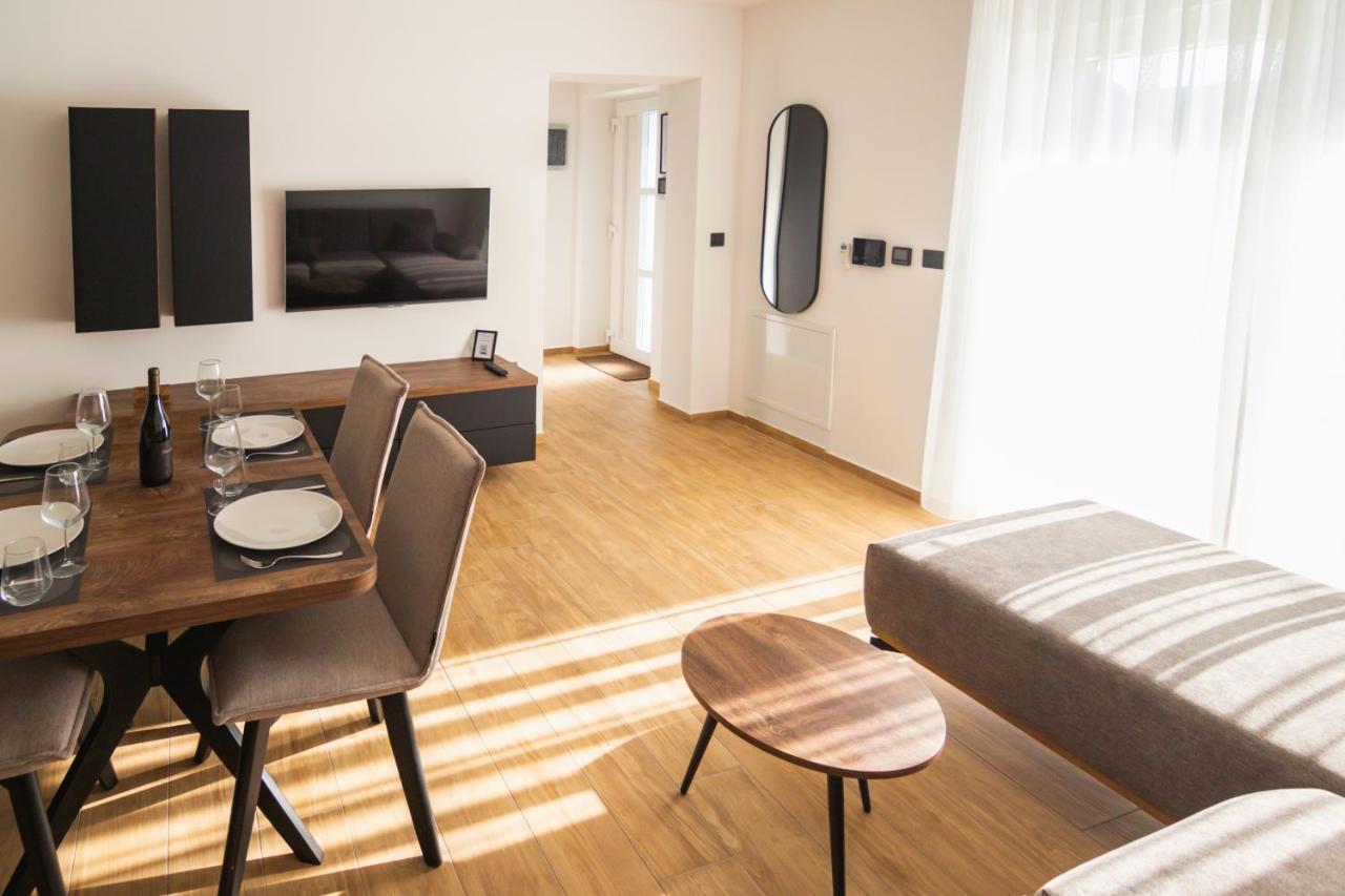 City Life With Free Parking Pula Exterior foto